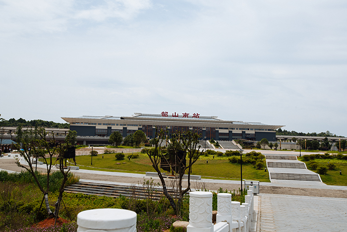 滬昆高鐵韶山南站站前廣場、站前路（K1+400～K2+060）